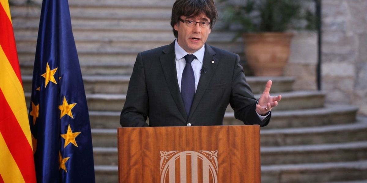 Der Regionalpräsident Kataloniens Carles Puigdemont äußert sich in Brüssel zu seiner Lage.