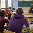 Mathestudent Paul Klensch steht zum ersten Mal vor einer Klasse. Nachhilfe ist dennoch kein Neuland für ihn.