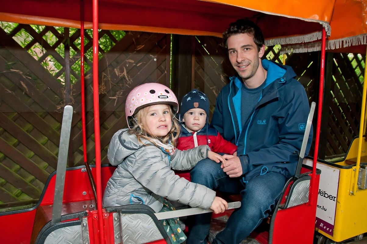 Tierfreunde, Kinder und die ganze Familie  finden hier wie gewohnt im Tierpark und bei den zahlreichen  Attraktionen Kurzweil und Spaß.