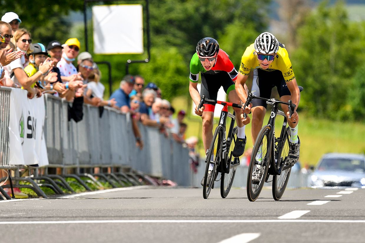 Mathieu Kockelmann (CC Chevigny) siegt bei den Junioren vor Arno Wallenborn (LP07 Schifflange).