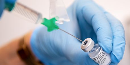 Fourth vaccine dose for people aged 80 and older - Vimarsana News