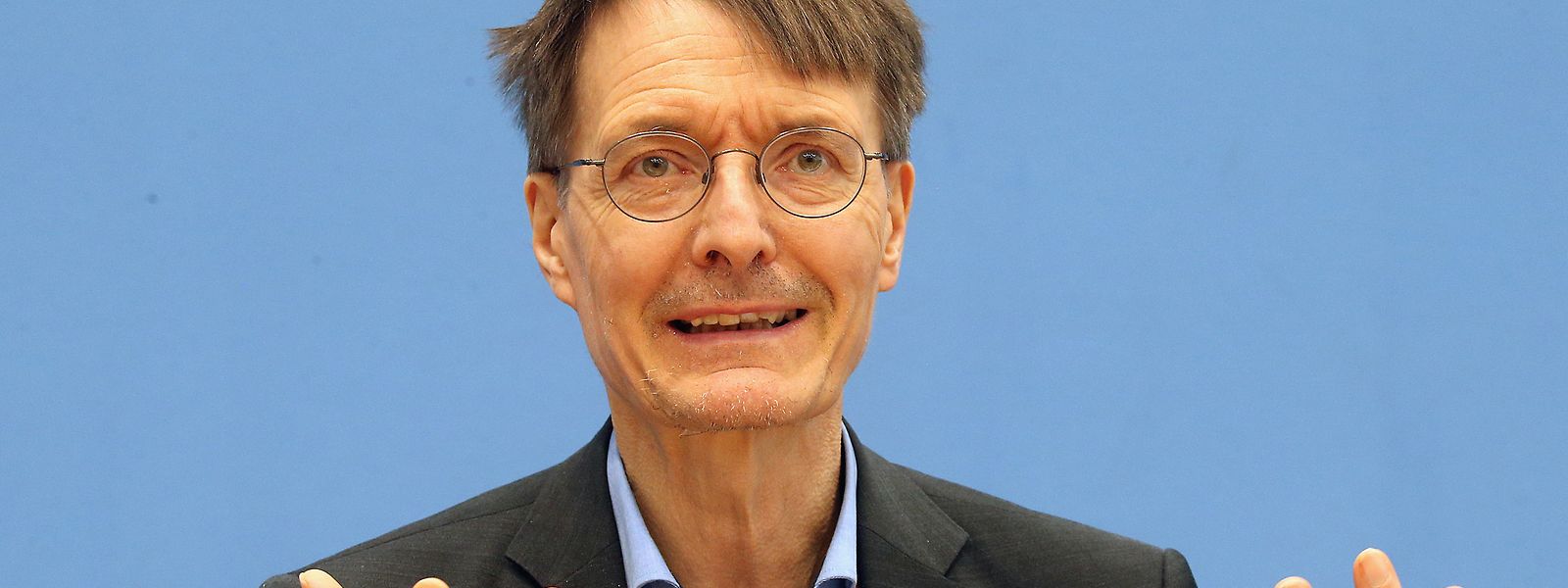 Der deutsche Gesundheitsminister Karl Lauterbach (SPD) hat im Vergleich zu seiner Zeit als Corona-Experte an Popularität eingebüßt.