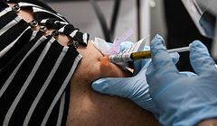 Vacinação parece ser igualmente eficaz contra a variante Delta, mas ainda há falta de dados.