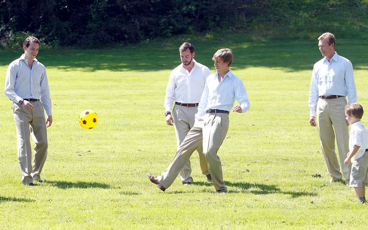 2011: Männerrunde auf Schloss Berg.