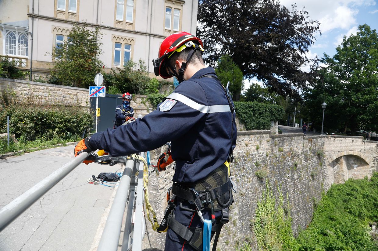 Lokales, Bockfiels, Bockfelsen, Examen, Prüfung, junge Feuerwehrleute lernen über Materialkentnis, Vorstieg und Absichern, Absturtzssicherung Foto: Anouk Antony/Luxemburger Wort