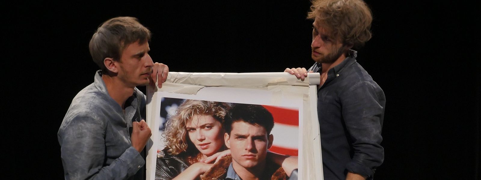 Die Schauspieler Clément Montagnier, auch artistischer Leiter des Stücks, und Léo Smith (r.).