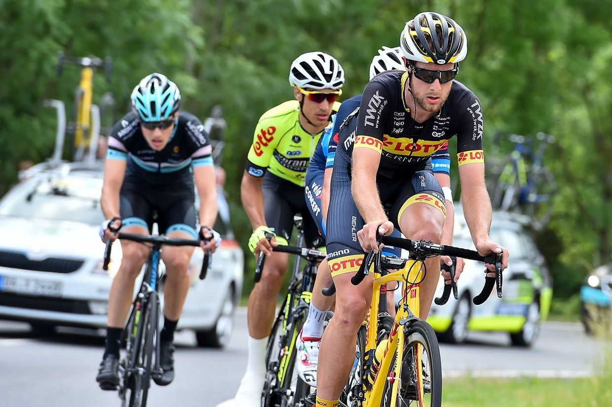 Die Ausreissergruppe angeführt von Christopher Hatz (D/Lotto-Kern Haus).