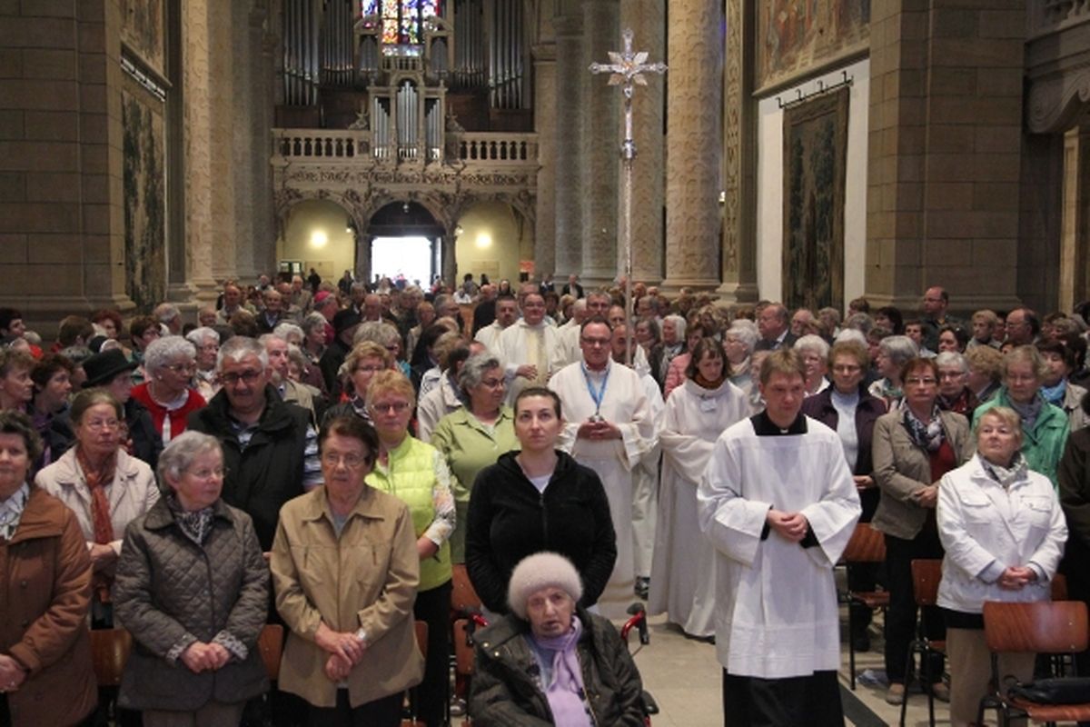 Messe für Dekanate Bitburg, „St.-Willibrord Westeifel" und „Schweich-Welschbillig", sowie das Dekanat „Sankt Vith" (B).