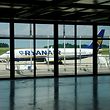 Die Billigfluggesellschaft hat einen fünfjährigen Abfertigungsvertrag mit dem defizitären Flughafen Hahn unterzeichnet und sieht kein Problem darin, neben Luxemburg und Frankfurt längerfristig auch den Hunsrück-Airport anzufliegen. 