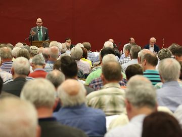 Abschaffung der Kirchenfabriken: Syfel: "Es geht jetzt um die Wurst"