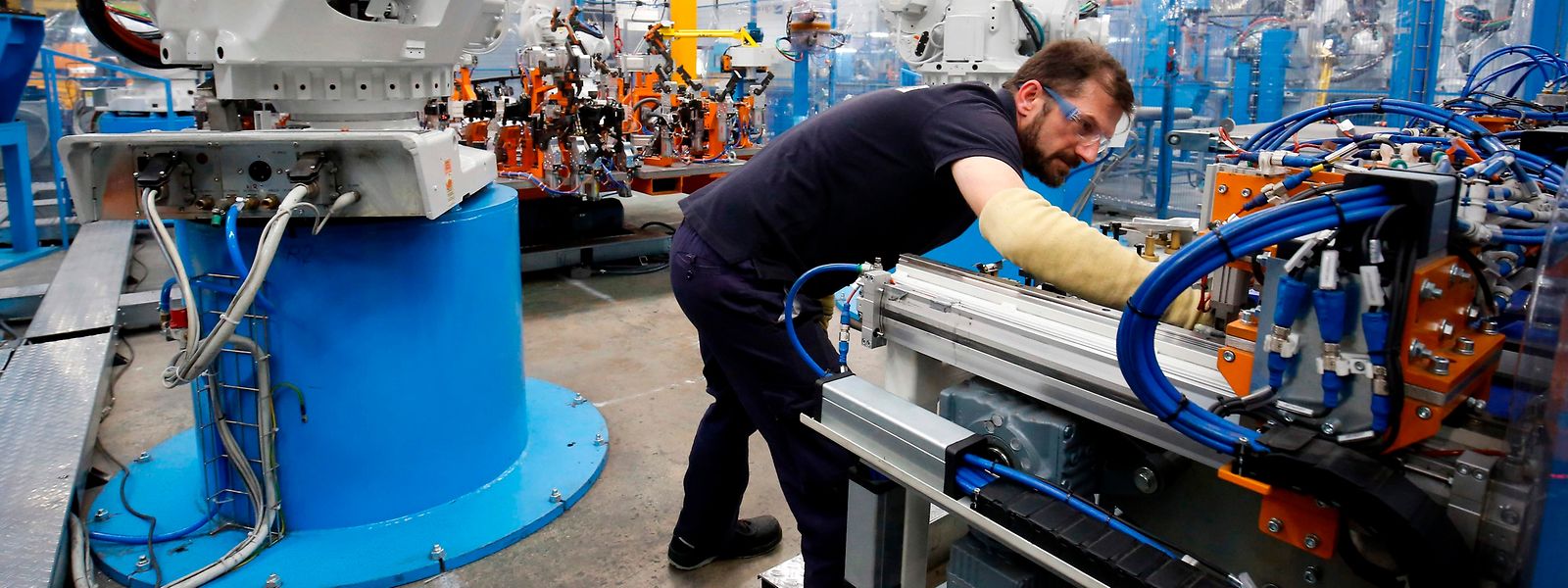 Attention toutefois à ne pas perdre de vue que quelque 3.400 employés sont aussi actuellement sous le régime de chômage partiel, faute d'activité dans leur secteur.