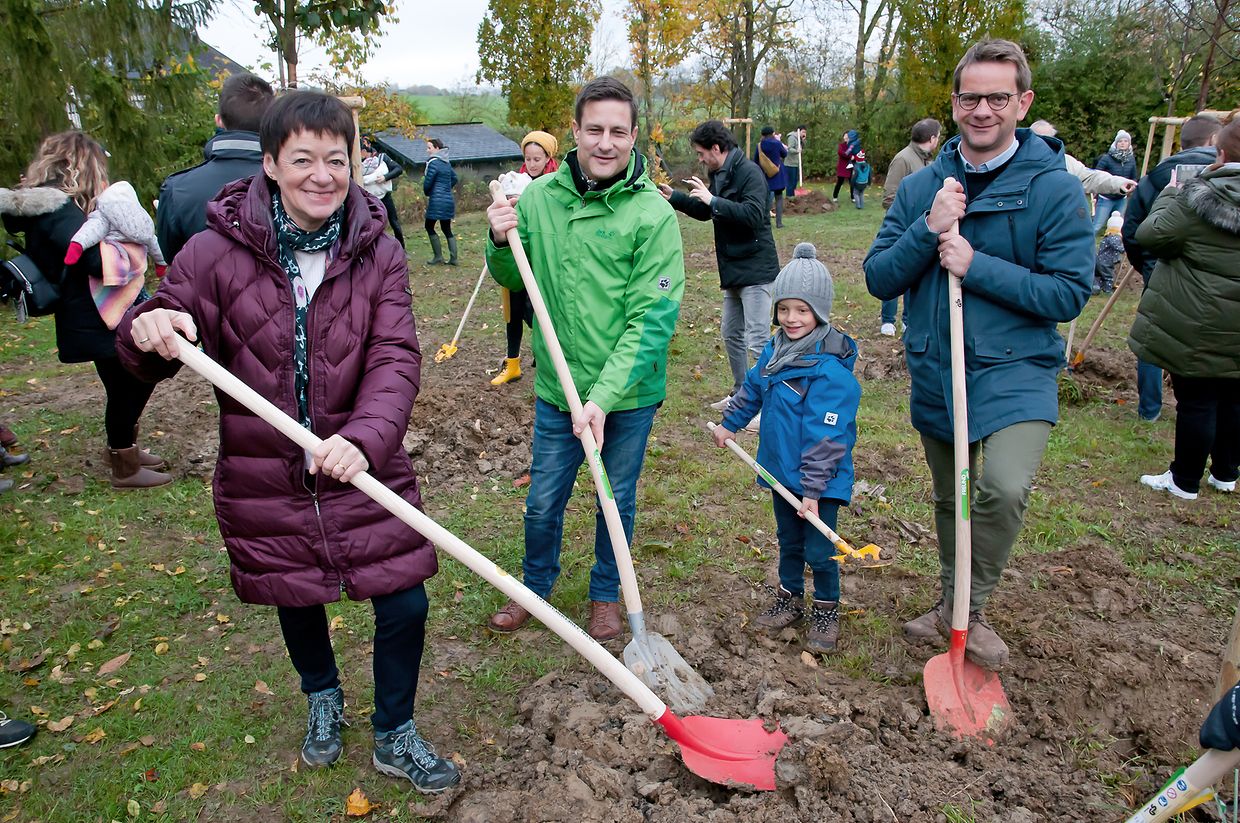 Nationaler Tag des Baumes in der Gemeinde Bettemburg: Einweihung des "Kannerbongert" in Noertzingen sowie das Pflanzen von Bäumen für die Neugeborenen der Gemeinde Bettemburg. (Foto: Alain Piron)
