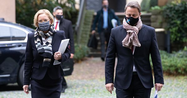 Regierung Zieht Die Notbremse 