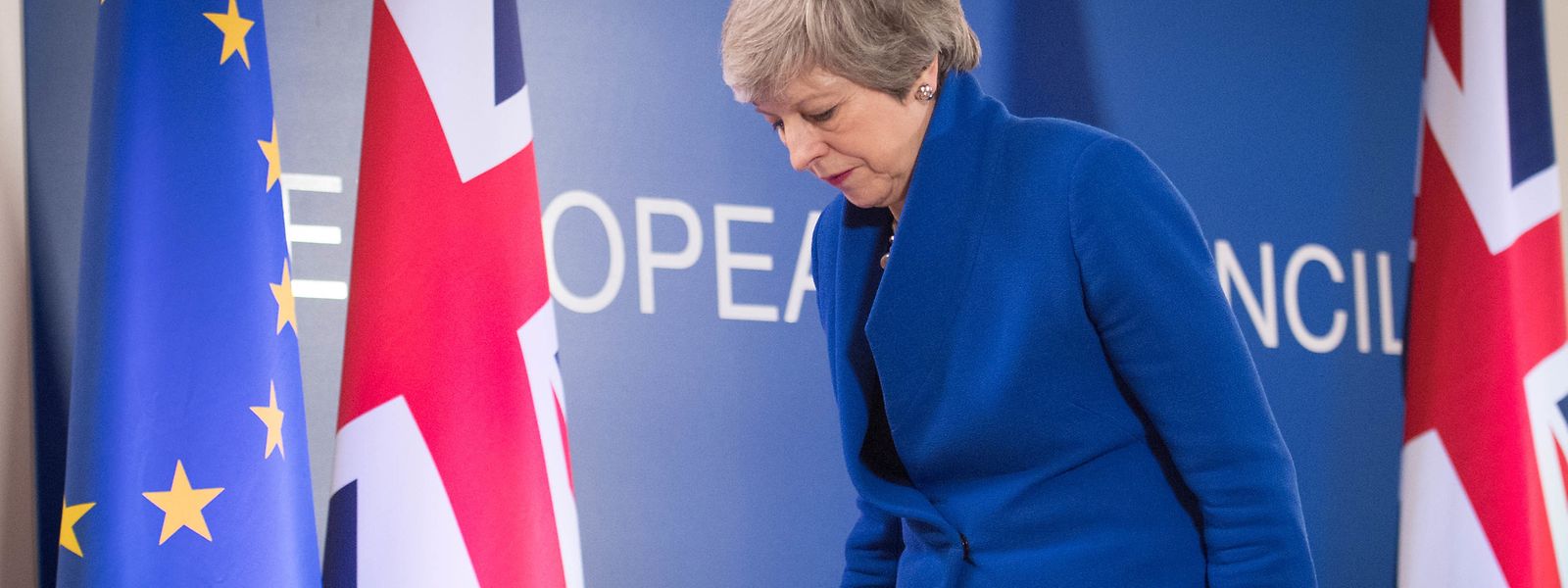 Theresa May, Premierministerin von Großbritannien, verlässt eine Pressekonferenz zum Abschluss des EU-Gipfels.