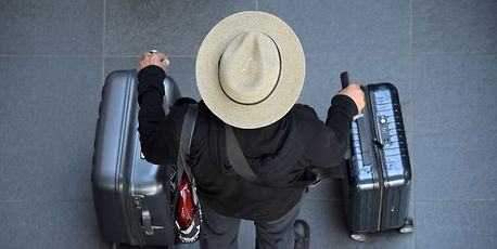 Contágios relacionados com viagens ao estrangeiro quase duplicam na primeira semana de agosto - Vimarsana News