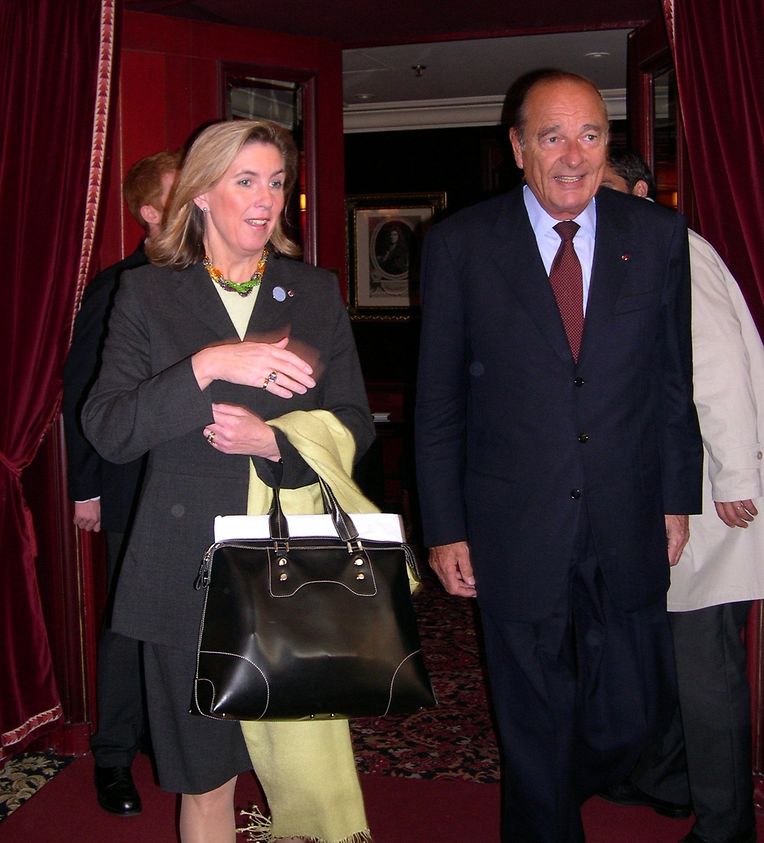 Lydie Polfer, ministre des Affaires étrangères, et Jacques Chirac, président de la République française lors de la Conférence ministérielle sur les routes de la drogue à Paris.