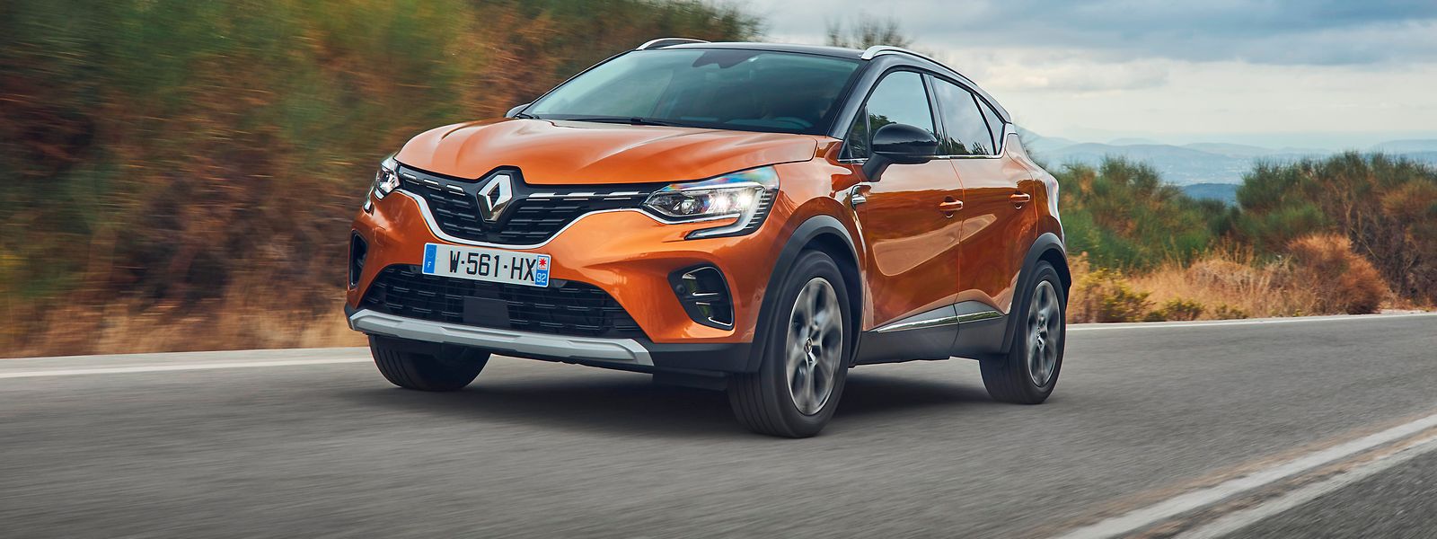 Das Design des neuen Captur orientiert sich an der Formgebung des Vorgängers, betont aber den SUV-Charakter noch deutlicher.