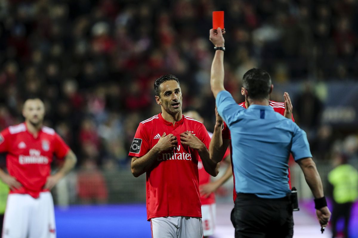 O mometo da expulsão de Jonas em Portimão.