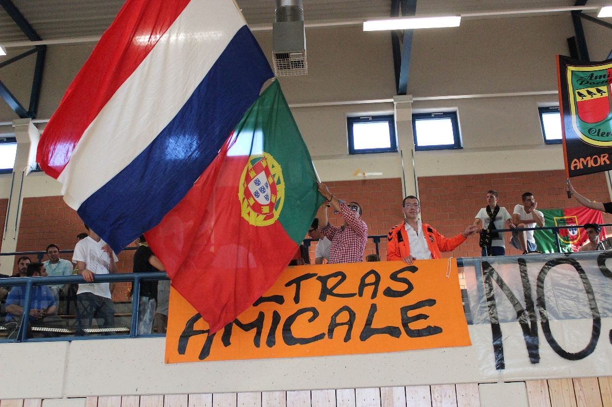 A entusiastica e vibrante claque da Amicale Clervaux