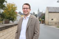 COBOLUX S.A. 11, Haaptstrooss, L-6869 Wecker. Paul Faltz. Campagne BIL. Photo: Steve Eastwood