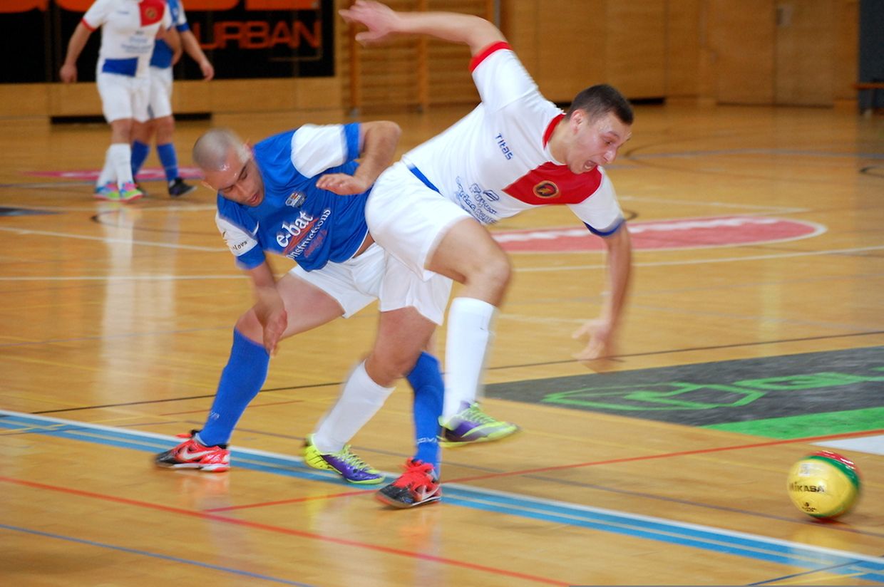Marcelo Fortes Varela (US Esch-sur-Alzette) et Christian Roccia (AS Sparta Dudelange)