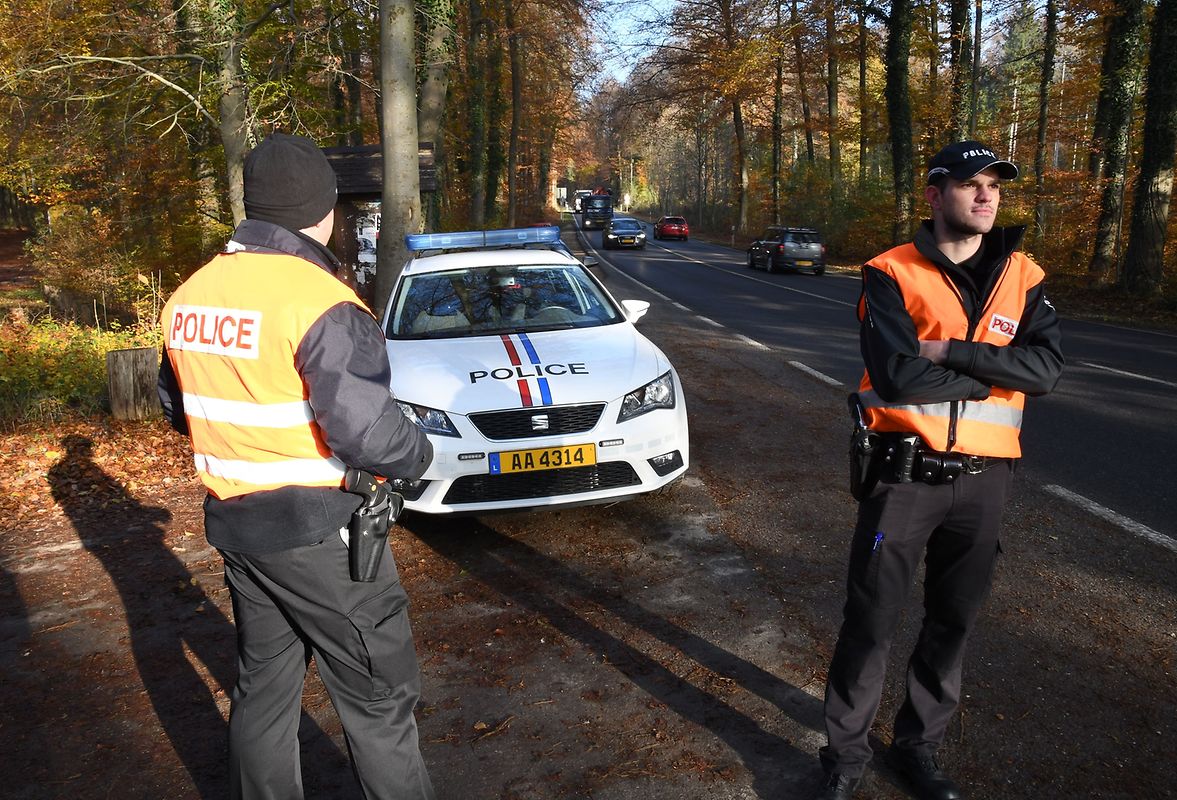 Die Polizei war am Montagvormittag mit einem Großaufgebot am Tatort im Einsatz. 