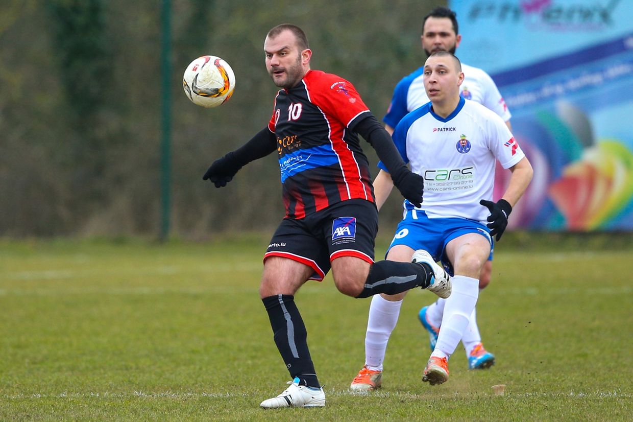 Red Boys Aspelt - AS Luxembourg-Porto 0-1: Dejan Rafailovic  et Filipe Vieira.