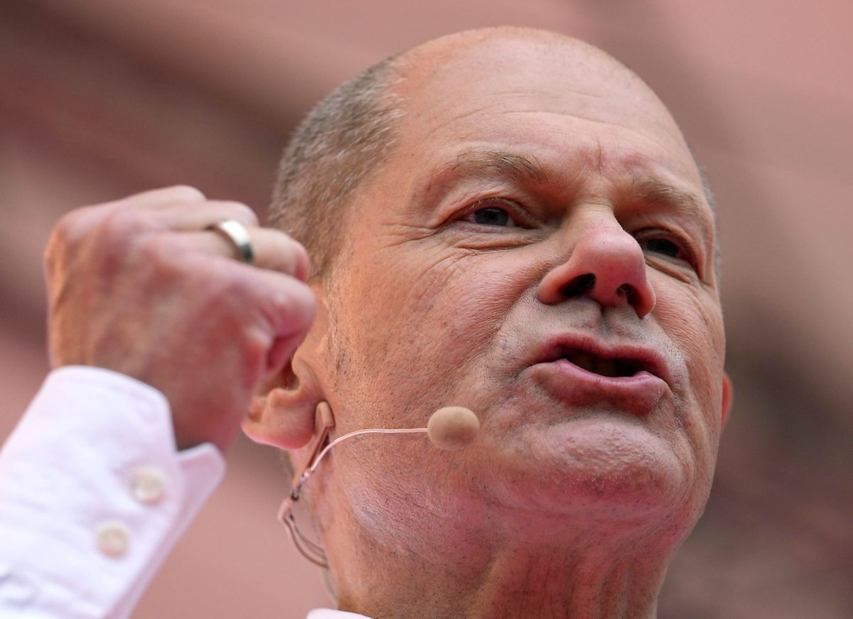 German Finance Minister Olaf Scholz addresses supporters at his final rally in Cologne on Friday