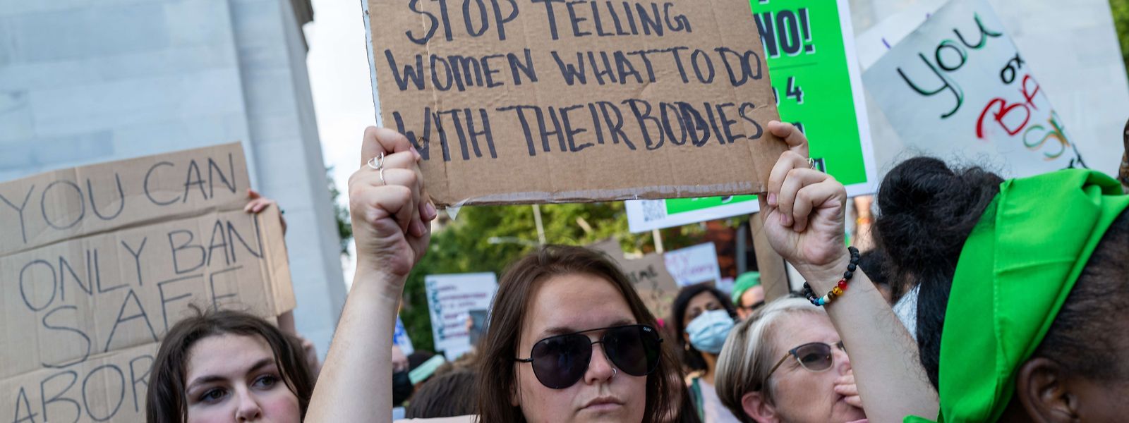 In New York demonstrierten allein im Washington Square Park in Manhattan mindestens 1.000 Menschen für das Recht auf Abtreibung.