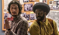 “BlacKkKlansman” inspira-se em factos reais sobre o Ku Klux Klan.