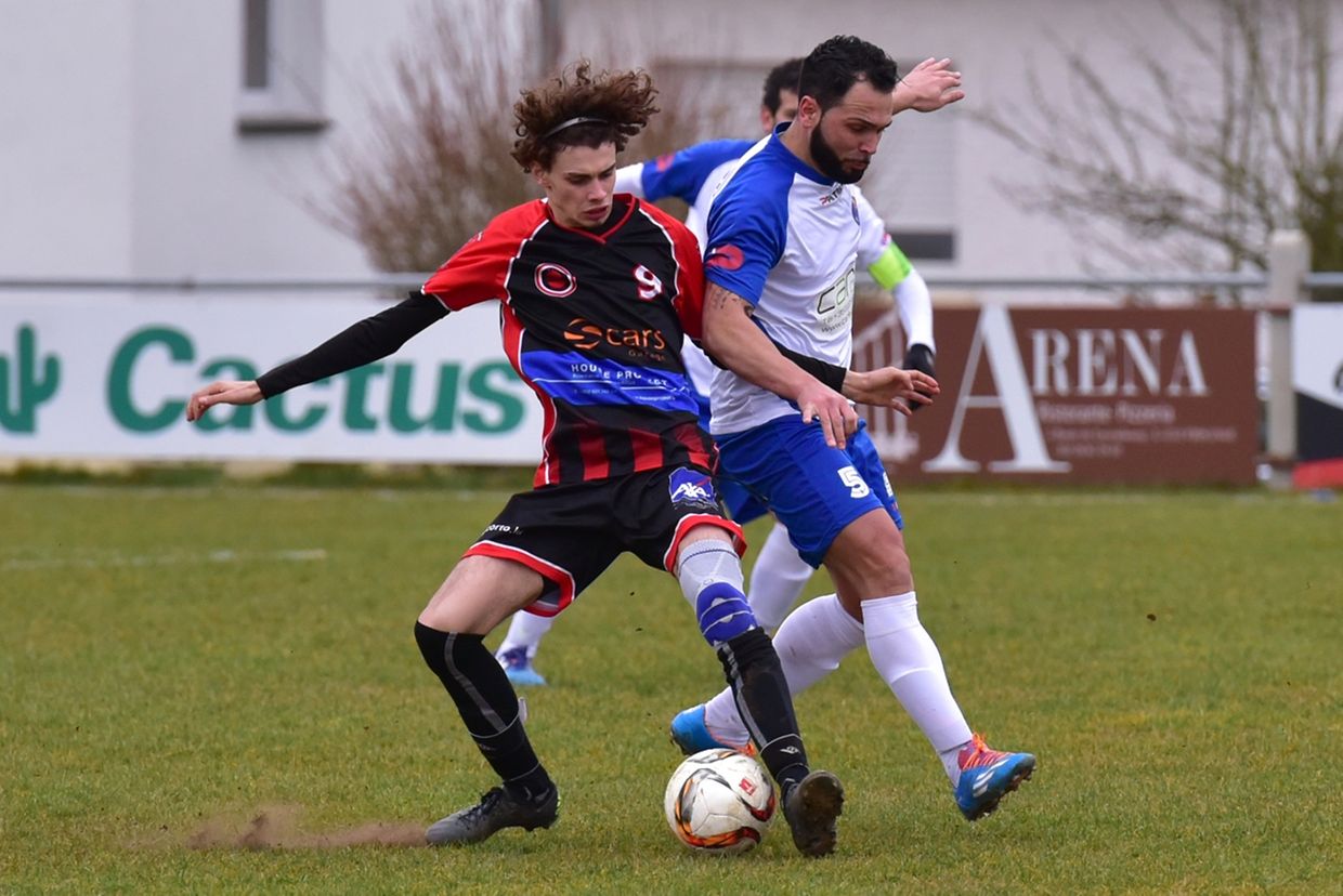 Red Boys Aspelt - AS Luxembourg-Porto 0-1: Michel de Jesus et Joao Vieira (ASL-Porto).