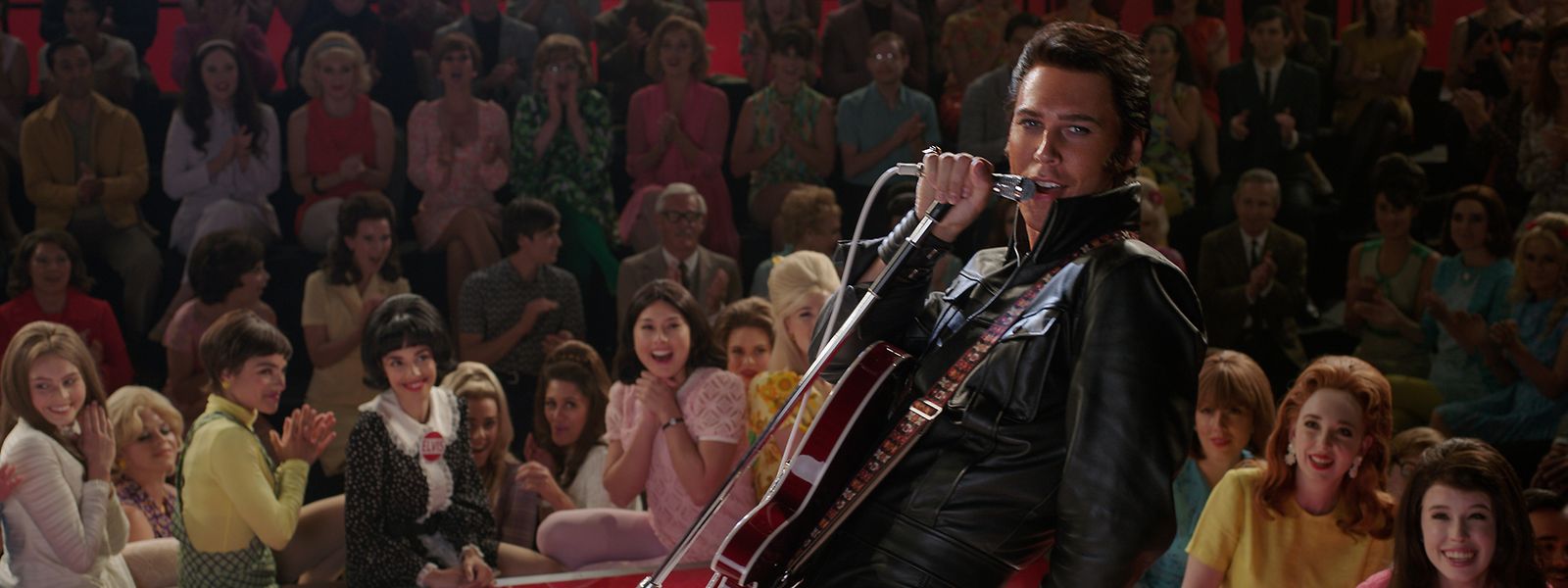 Das 159 Minuten lange Biopic „Elvis“ – mit Austin Butler als King of Rock 'n' Roll – handelt nicht nur vom Aufstieg und Fall des weltbekannten Musikers, sondern thematisiert auch seine zwischenmenschlichen Beziehungen. 