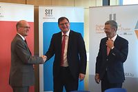 SnT-Direktor Björn Otterstein mit ABBL-Präsident Yves Maas und CEO Serge de Cillia (v.l.n.r.).