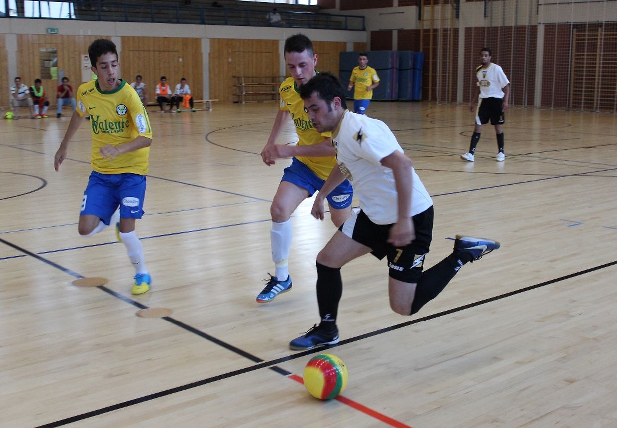 Os "canarinhos" acabaram por garantir a vitória no segundo tempo