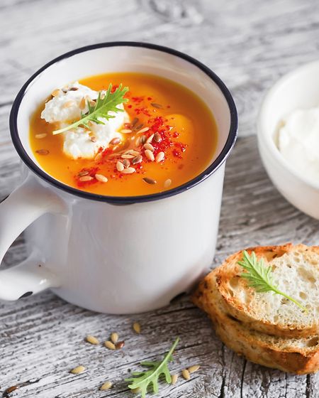 Reisgerichte, Eintöpfe oder Suppen spielen in der weitgehend vegetarischen Ayurveda-Küche eine große Rolle - dennoch sind Fleisch und Fisch aber nicht verboten
