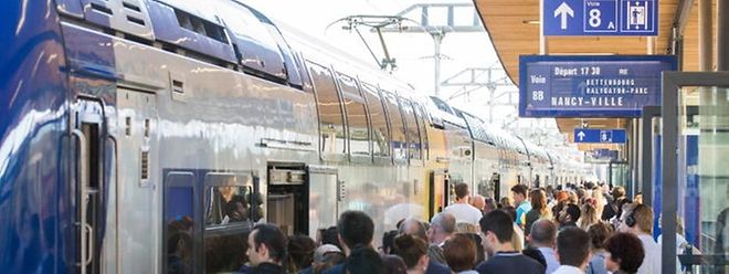 Zusätzliche Sicherheitsvorkehrung: Bereits 1.955 Kameras überwachen den Bus- und Bahnverkehr. Künftig könnte auch eine spezielle Polizeieinheit im Einsatz sein.