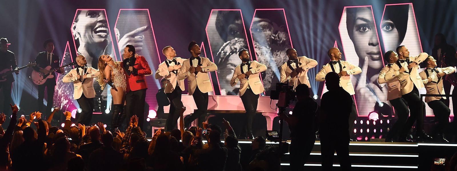 Auch Jennifer Lopez und Smokey Robinson traten in L.A. auf.