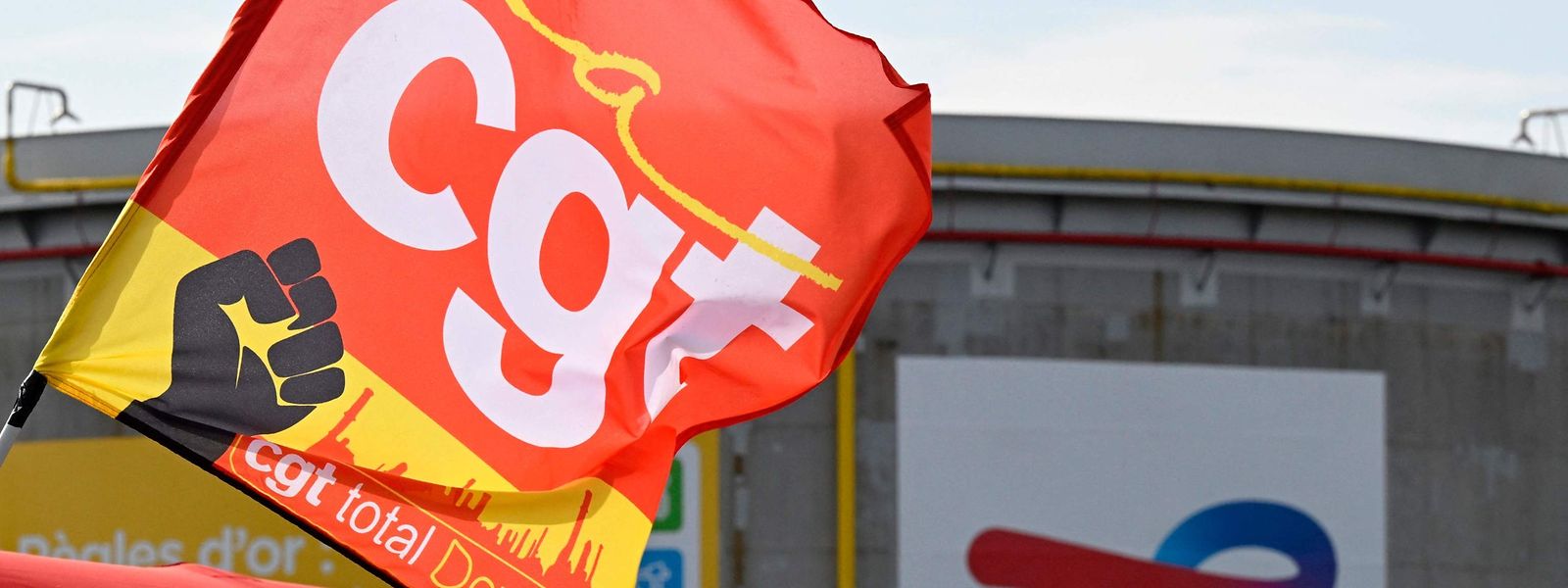 Le mouvement a en revanche été reconduit à Gonfreville en Seine-Maritime et au dépôt de Feyzin (Rhône)