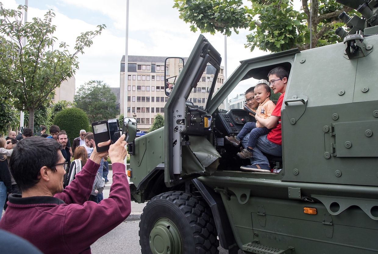 Das Armeefest am Rousegäertchen.