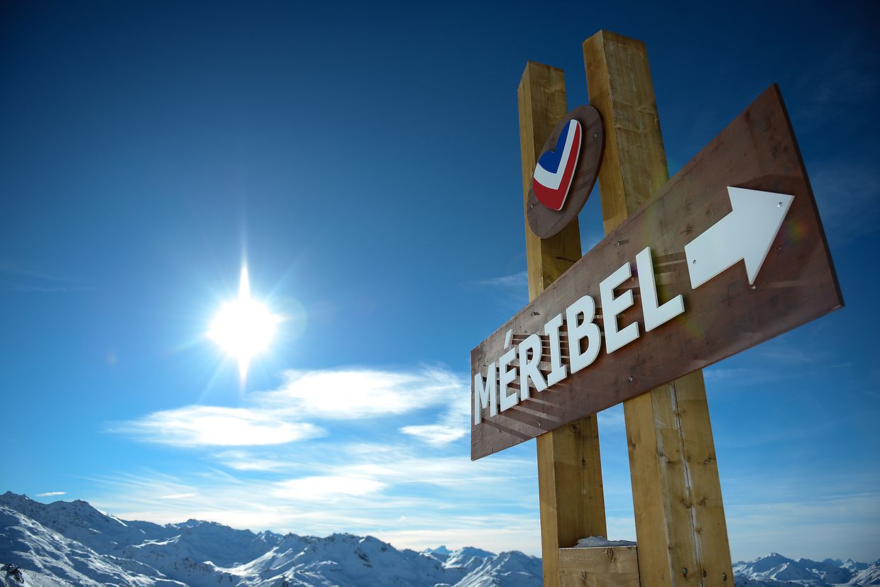 Hier lang geht's nach Méribel: Der Ort bildet mit Courchevel und Val Thorens das Riesenskigebiet "Les 3 Vallées".