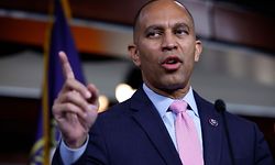 WASHINGTON, DC - NOVEMBER 30: Rep. Hakeem Jeffries (D-NY) (C) holds a news conference after he was elected leader of the 118th Congress by the House Democratic caucus at the U.S. Capitol Visitors Center on November 30, 2022 in Washington, DC. Jeffries was elected to succeed Speaker Nancy Pelosi (D-CA) as leader of the Democrats in the chamber next year, making him the first Black person to lead one of the two major parties in either chamber of Congress. Rep. Katherine Clark (D-MA) was elected whip and Rep. Pete Aguilar (D-CA) was elected caucus chair for the 118th Congress. Chip Somodevilla/Getty Images/AFP (Photo by CHIP SOMODEVILLA / GETTY IMAGES NORTH AMERICA / Getty Images via AFP)