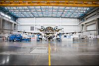 Eine neue Airbus-Maschine wird gebaut. Der Hersteller lieferte 2021 zwar mehr Flugzeuge aus als 2020, doch insgesamt droht ein Engpass beim Flottenbestand der Airlines.