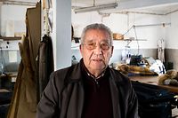 José Augusto Gaspar Alpedrinha, 85 anos, é mestre alfaiateiro, diplomado pela prestigiada Academia de Corte Maguidal, em Lisboa.
