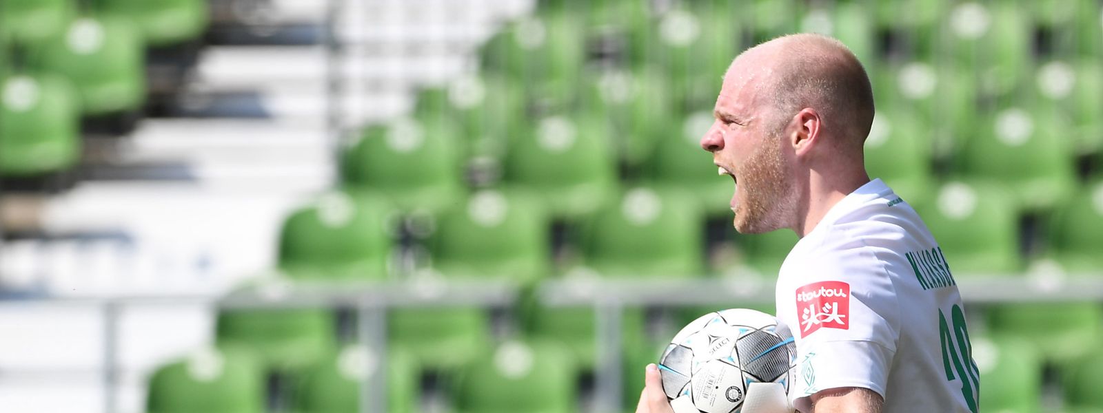 Entgegen Aller Hygieneregeln Fans Von Werder Bremen Feiern