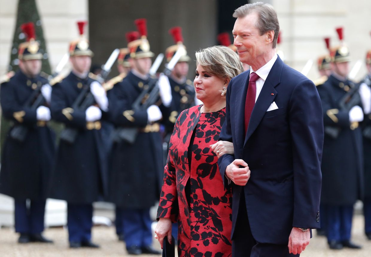 O Grão-Duque Henri e a Grã-Duquesa Maria Teresa foram recebidos hoje pelo Presidente da França Emmanuel Macron e pela sua esposa Brigitte Macron, no Eliseu, em Paris.