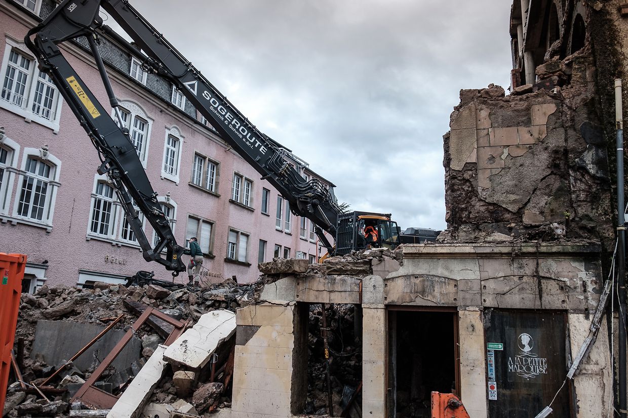 Obras de demolição da fachada em 2017. 