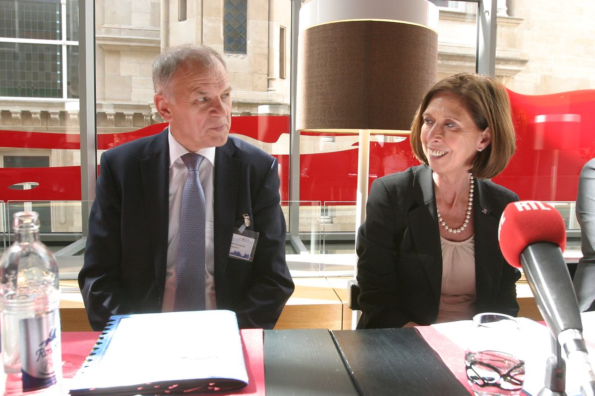 Vytenis Andriukaitis, Commissaire européen pour la Santé et la Sécurité alimentaire et Lydia Mutsch, ministre de la Santé au Luxembourg.