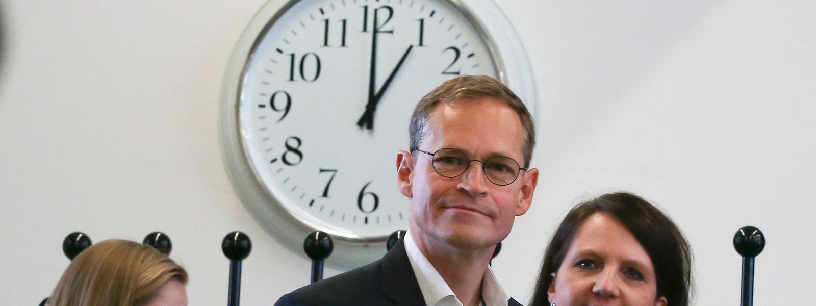 Der aktuelle Bürgermeister von Berlin Michael Müller (SPD) und seine Frau bei der Stimmabgabe im Wahllokal.