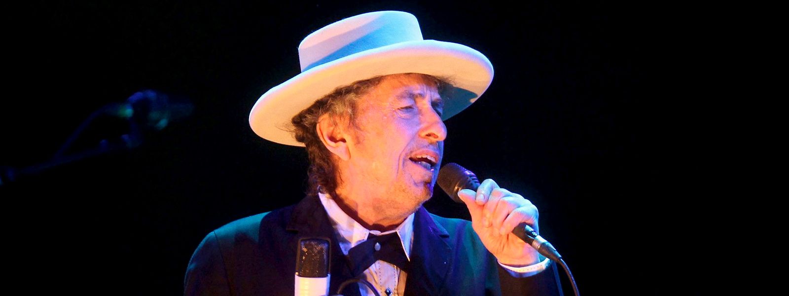 Nach einer langen Pause, meldet Bob Dylan sich wieder. 