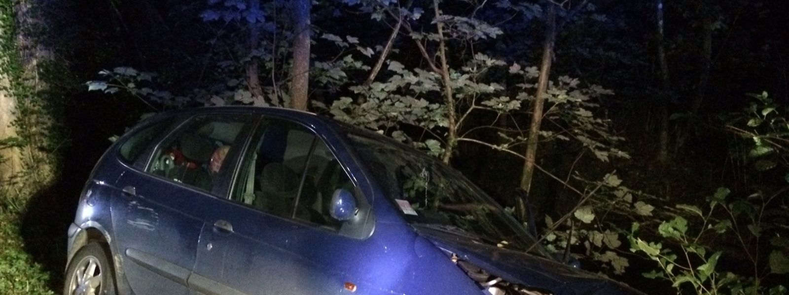 Bei dem Unfall in Fels wurde eine Person leicht verletzt.